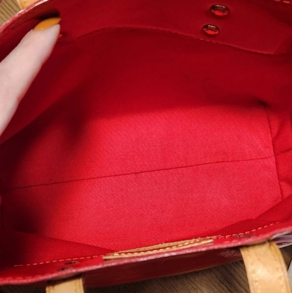 Louis Vuitton Monogram Vernis Reade PM - Picture 8 of 10